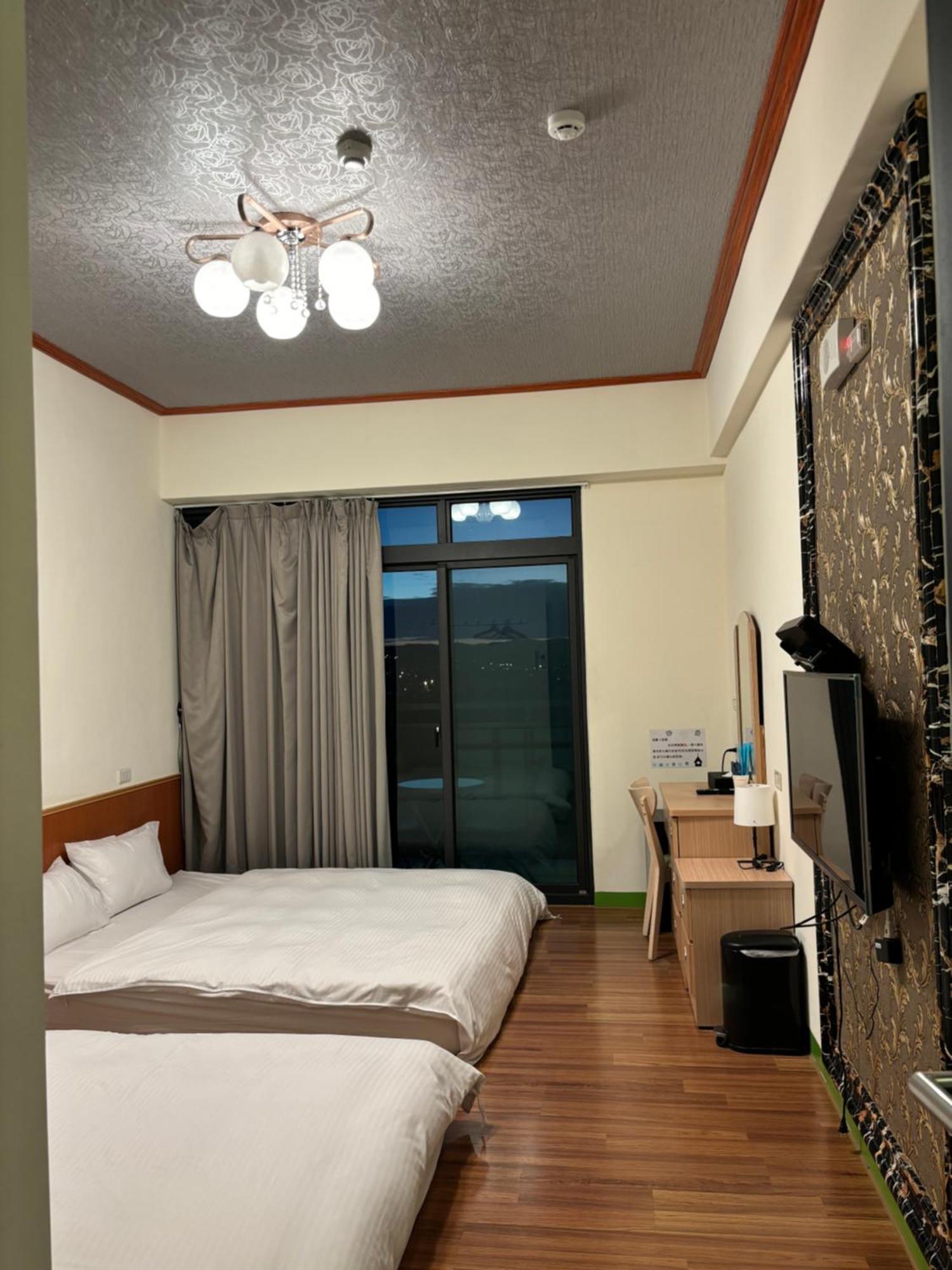 Yiren Hotel Hengchun Exterior photo
